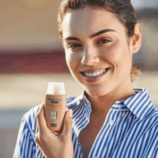 ISDIN Écran Solaire Fusion Water Teintee Medium SPF50+ 50ml – Image 5